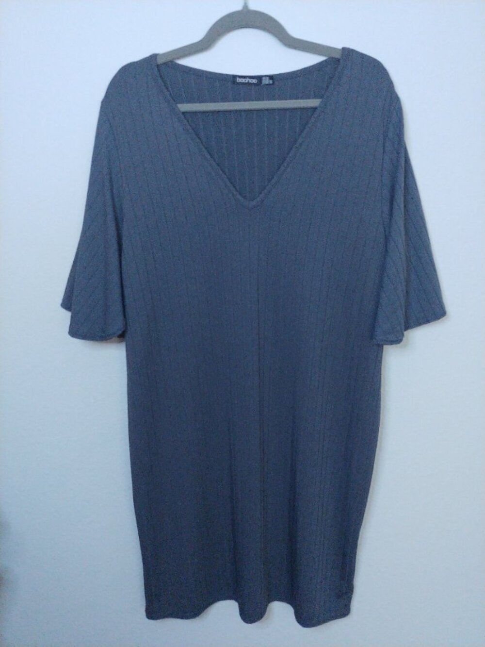 Boohoo Gray Ribbed V-Neck Shirt Dress